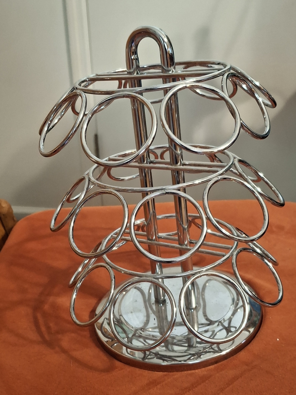 Chrome Rotating Pod Carousel - Silver